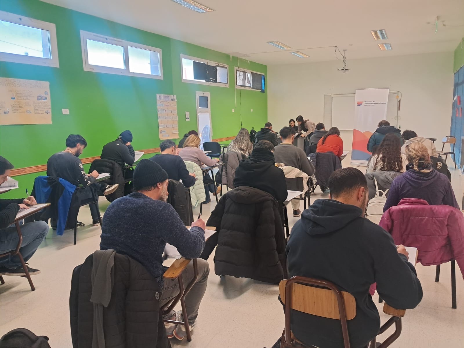 Se lleva a cabo examen para 45 aspirantes en Turismo Aventura en Chubut