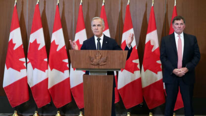 Canadá responde e impone aranceles a cientos de productos de EE. UU.