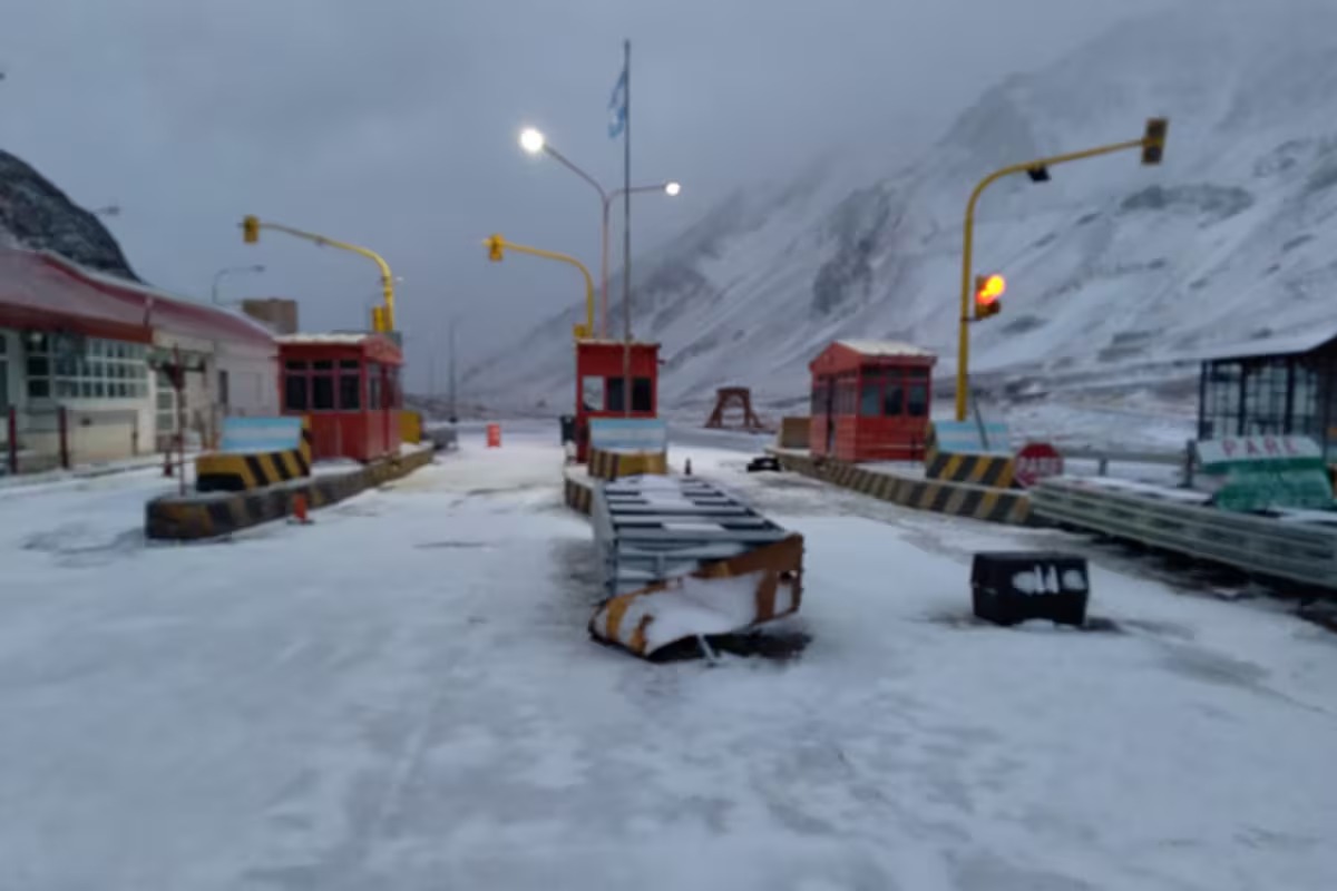 Reabren el Paso Cristo Redentor tras un mes de cierre por nevadas