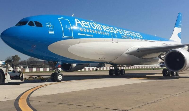 Las ganancias de Aerolíneas Argentinas disminuyen, pero mejoran su patrimonio neto