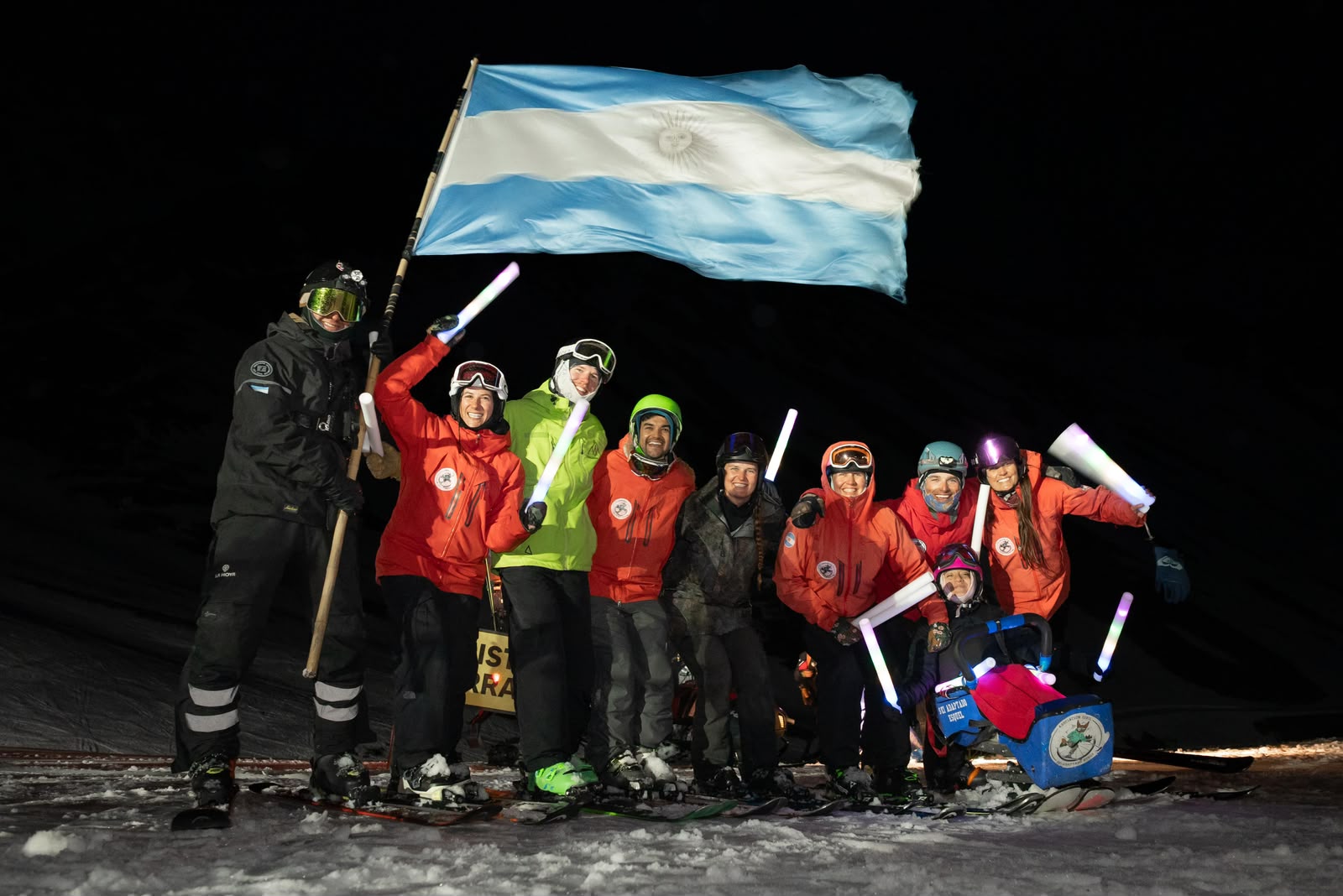 Participantes de la Bajada de Luces en La Hoya