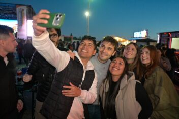 Más de 15 mil personas en la Fiesta del Pingüino