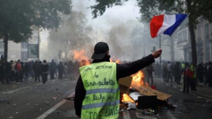Francia decretó toques de queda parciales tras la ola de disturbios