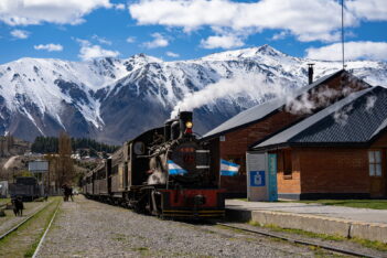 La Trochita suma una segunda locomotora para concretar más de 40 salidas durante octubre