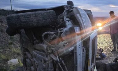 Dos heridos tras un vuelco en Ruta 25